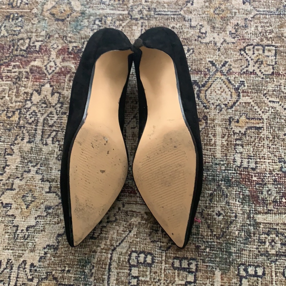 Black Suede Athena Alexander Kitten Heel Pumps Size 8.5 - Picture 2 of 3